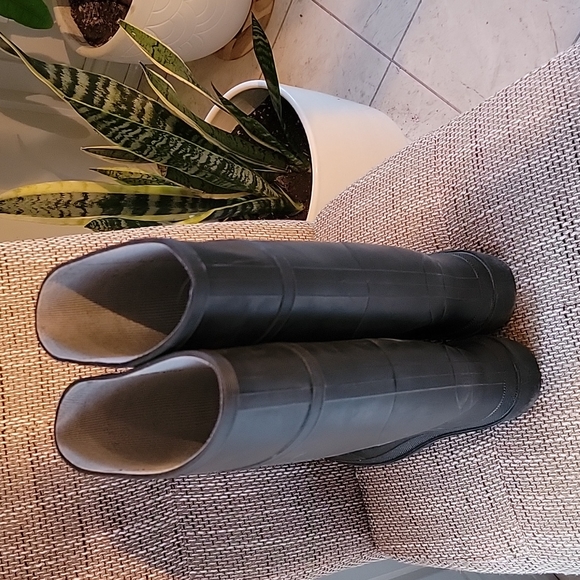 Baffins - Picture 3 of 4